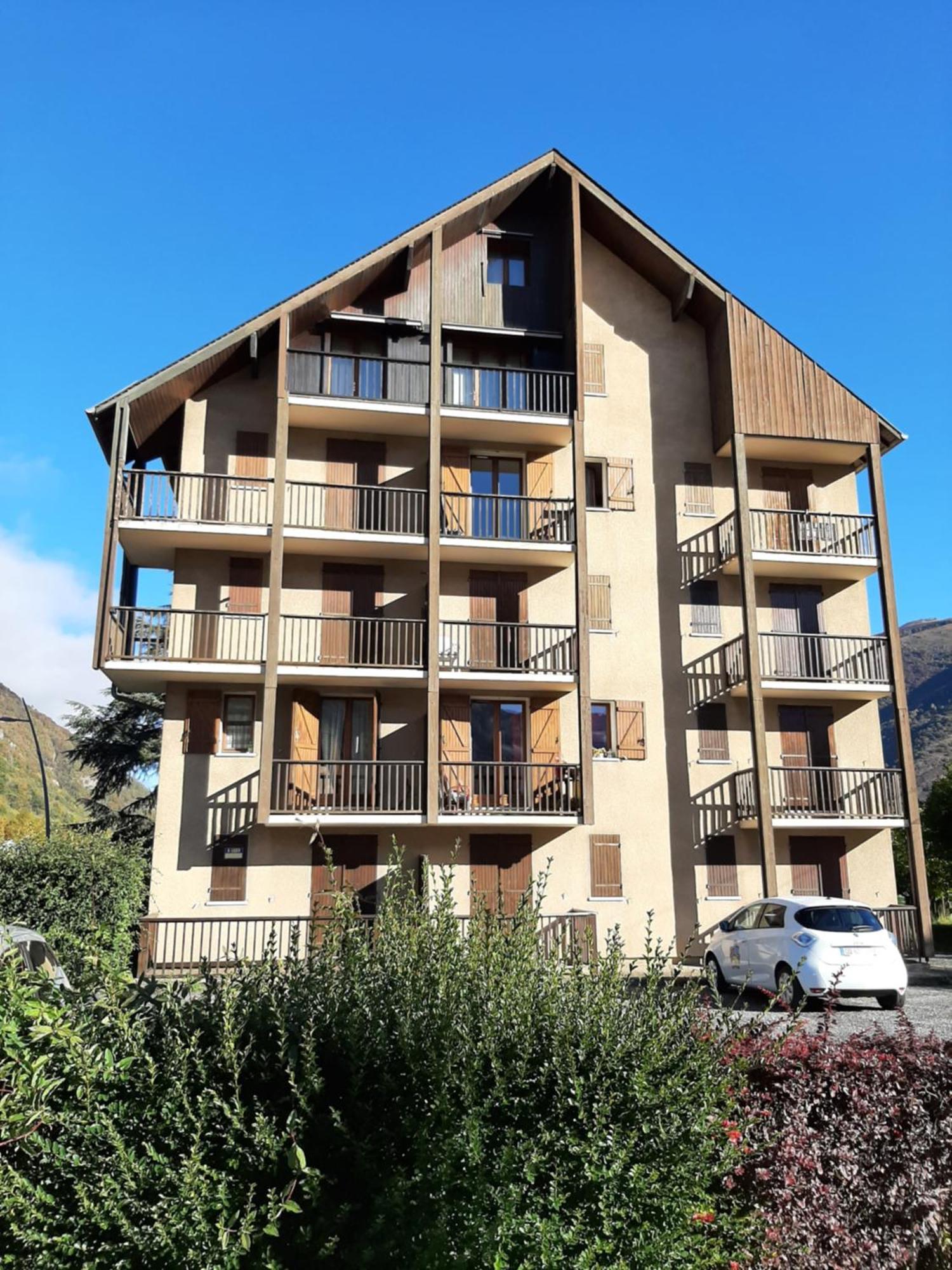 Appartement Vert Tendre Face A La Montagne Bagneres-de-Luchon Екстер'єр фото